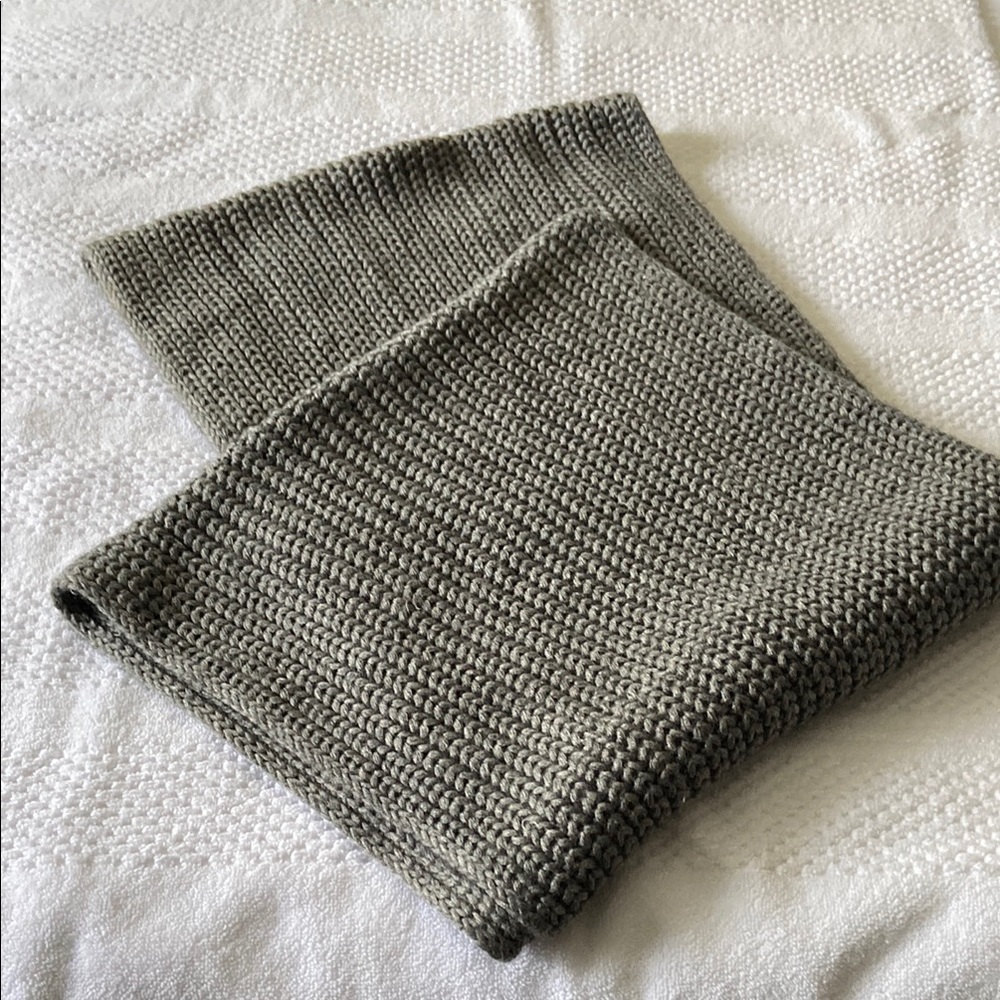 2for $20: Cozy grey 🩶 Knit Scarf in